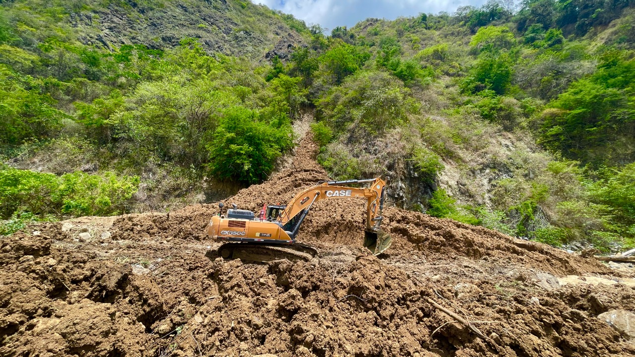 EPS Marañón realiza trabajos de limpieza y descolmatación en el río Amojú producto de las lluvias